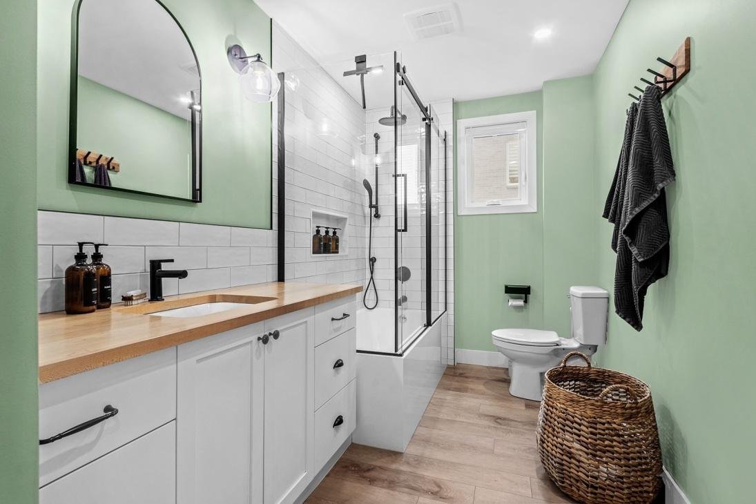 stephanebruyere's tweet image. No0075 St-Pascal (Limoilou). Duplex. Prix demandé 659,000$. Vendue 740,000$. Acquise en 2022 pour 289,000$. #immobilier #surenchère #flip #rénovations #rendement