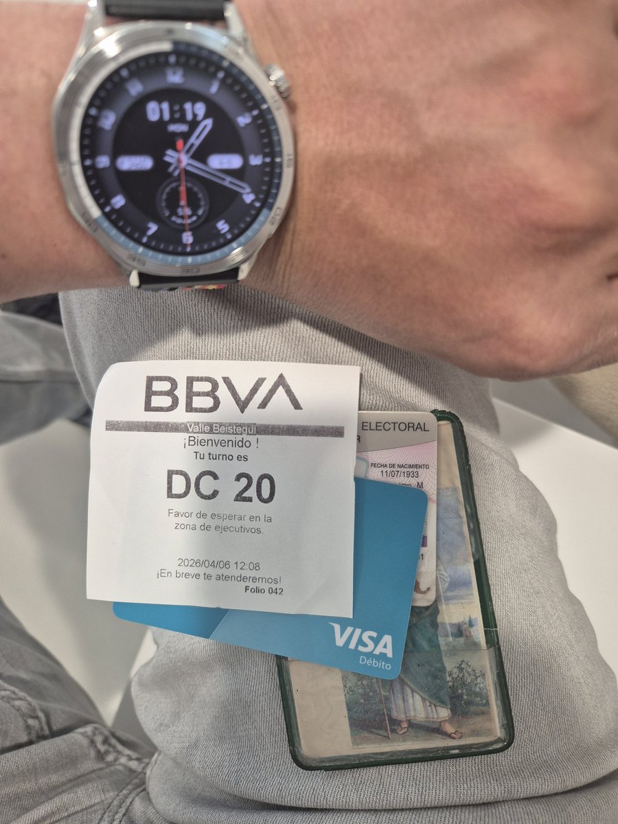 urbanovsky81's tweet photo. @BBVA_Mex @Profeco mas de 1 hra en ser atendido, mi tía de mas de 90 años... https://t.co/ahYr3k3liJ
