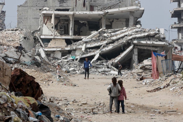ShrabRqyt's tweet photo. This is World Children's Day in the Gaza Strip. Children are at the heart of this daily suffering, trying to cope with a reality imposed by war, a reality dominated by need, anxiety, and the lack of the most basic necessities of life.
#UniversalChildrensDay https://t.co/1oORyhIrxU