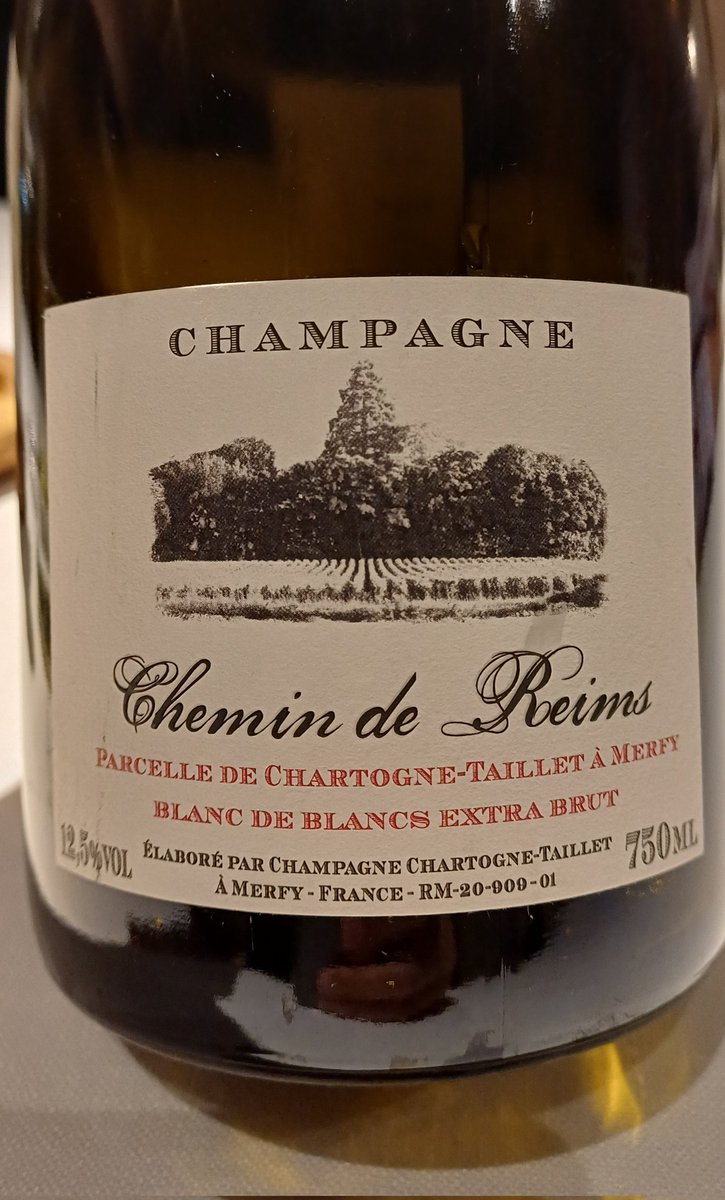 mariocanora's tweet photo. Calcáreo y arenoso con punto amargoso.
Productor fetiche à #Merfy
https://t.co/7xOdJOW1O2
#Champagne 🇨🇵 https://t.co/W14DmSDXZb