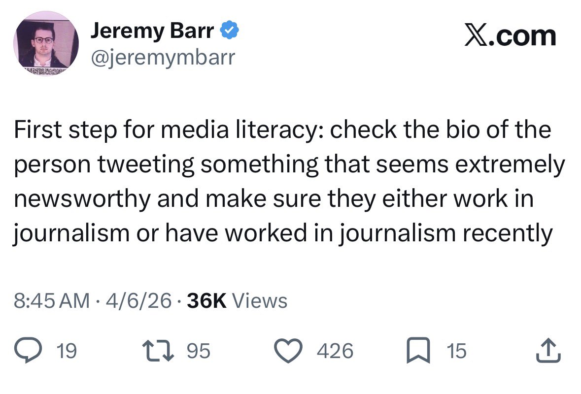 Super Journalist (Retired) - JOURN-EL of Skrypton tweet media