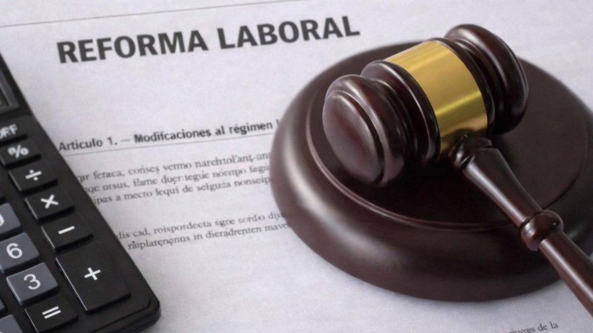 El juez que frenó la reforma laboral repuso un artículo clave sobre ...