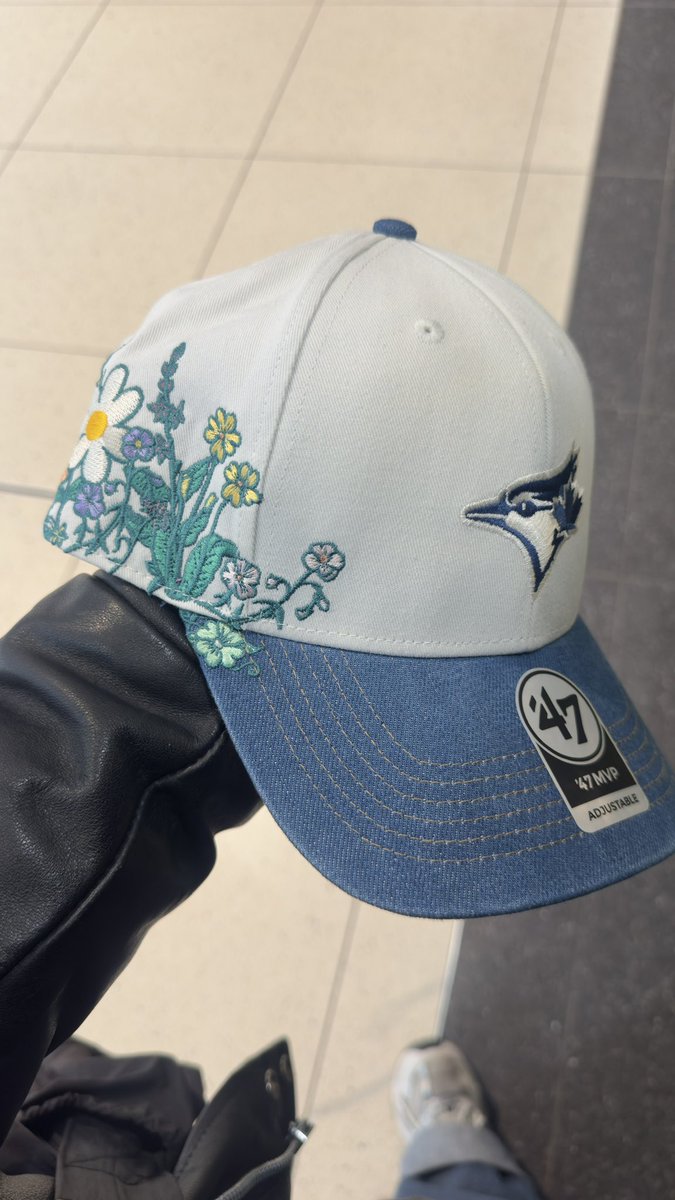 isa ♥︎ tweet media