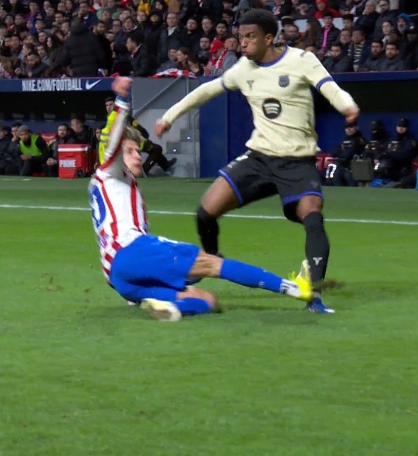 MO-FCB2-R11 tweet media