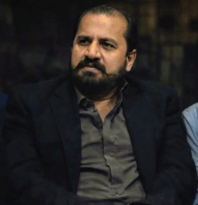 سوشل میڈیا پر PDMA کے ڈائریکٹر، لاپتہ فیصل طارق یوسفزئی کی بازیابی سےمتعلق جوخبریں گردش کر رہی ہیں ان میں کوئی صداقت نہیں ہے۔
خیال رہے کہ ان سے رمضان کے مہینے میں ایک وائس پیغام جاری کروایاگیاتھا جس میں وہ بتا رہےتھےکہ وہ اعتکاف میں بیٹھےہیں تاہم وہ تاحال لاپتہ ہیں۔
<a href="/HamidMirPAK/">Hamid Mir حامد میر</a>