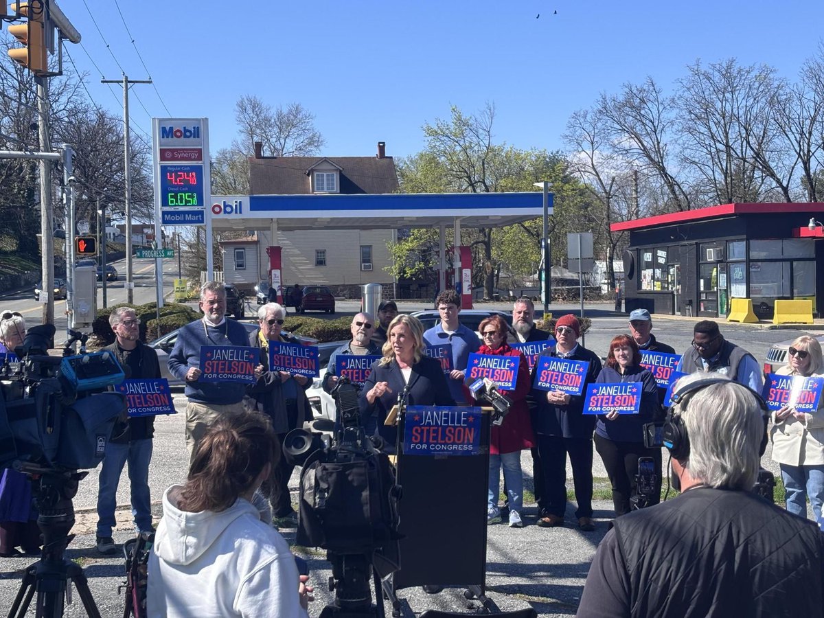 Janelle Stelson tweet media