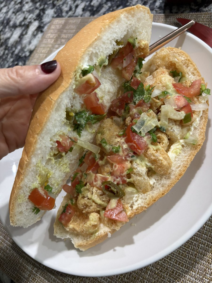 Finisima Productora Con silla tweet media