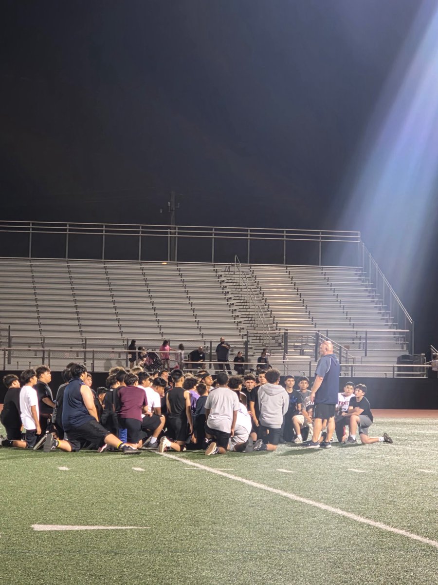 CondorFootball's tweet photo. WE ARE BACK!!
Wednesday, April 8th 6pm to 8pm! We had over 60 middle school athletes at our first installment and hope to get more this Wednesday! See you all then! https://t.co/aPc8rrx7AM