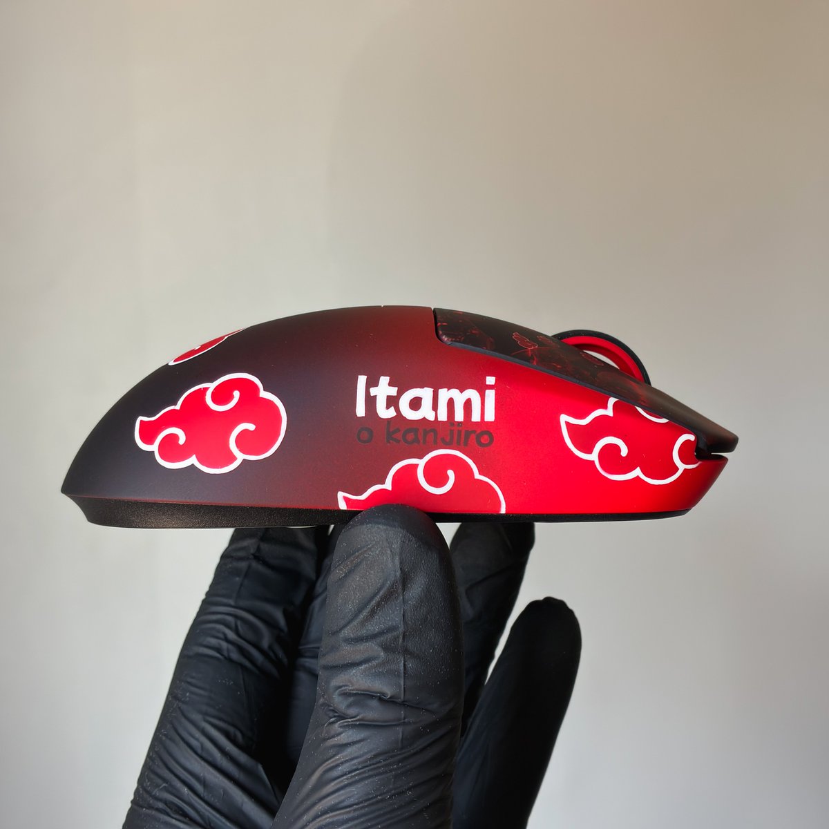 Customicegg's tweet image. Customizamos esse Logitech G PRO X Superlight 2 no tema da #Akatsuki, inspirado no #Pain — presença absurda e uma estética que qualquer fã de Naruto reconhece na hora. 🔥
#custommouse