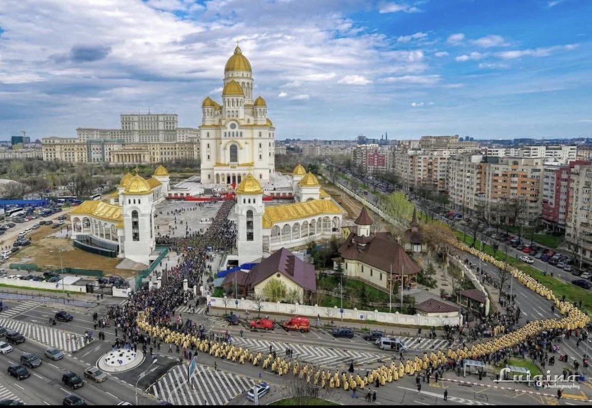 Iurie-Emanuel B.🙋🎩 tweet media