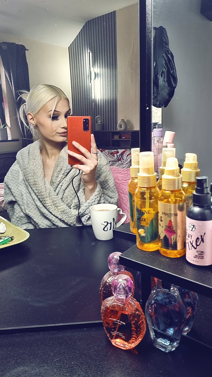 Candice tweet media