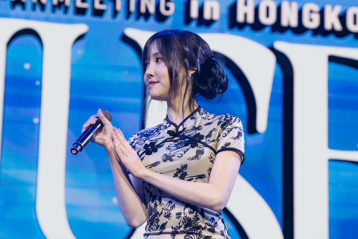 Umazingovo's tweet photo. 260405 Muse in Hong Kong 
 #Yuju #유주 #Muse #MuseInHongKong https://t.co/jstyJan5S5
