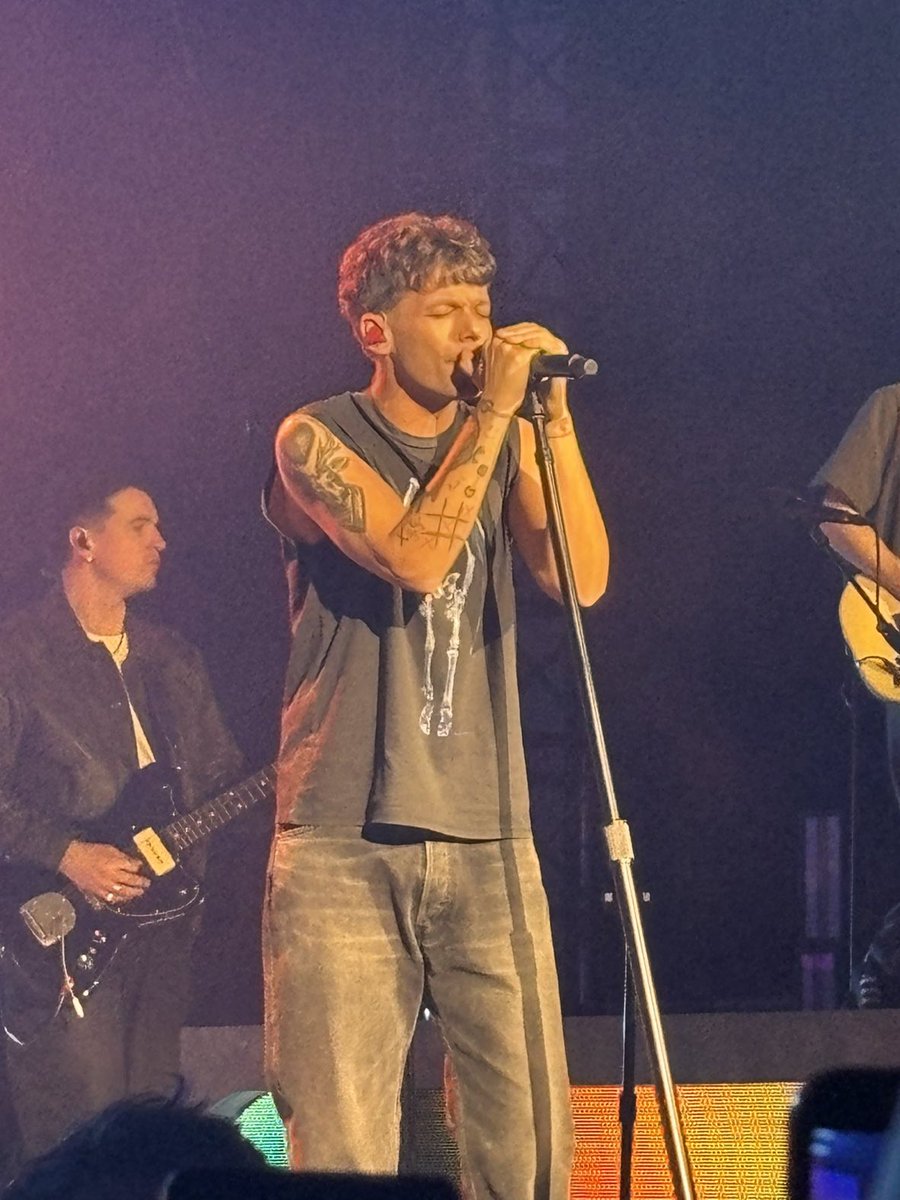 Louis Tomlinson Updates tweet media