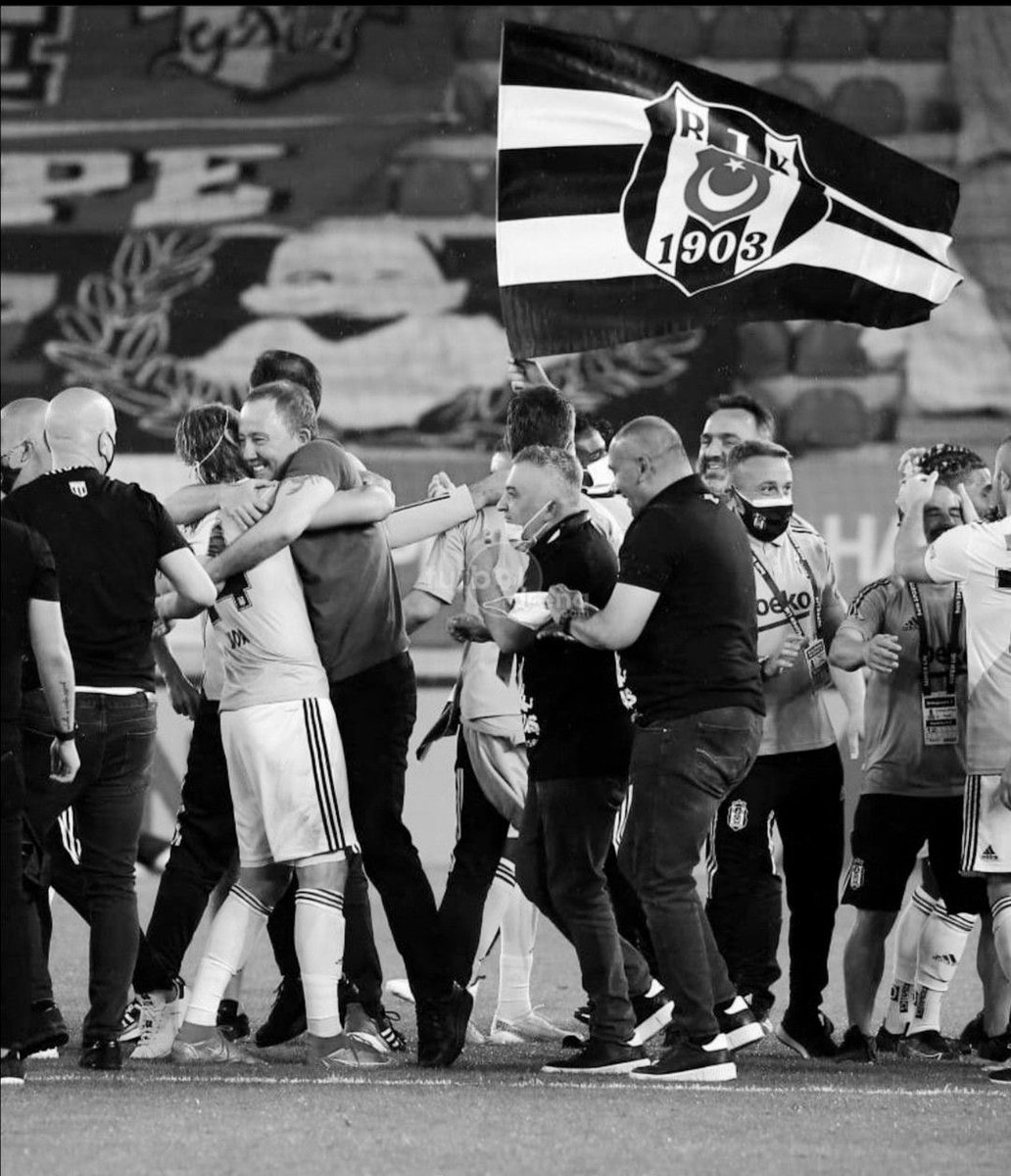 sende ben imkansızlığı seviyorum fakat asla ümitsizliği değil.