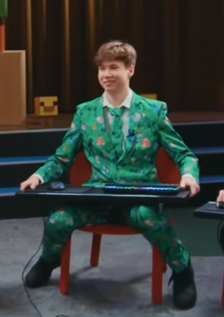 vTaswellX Shitposting tweet media