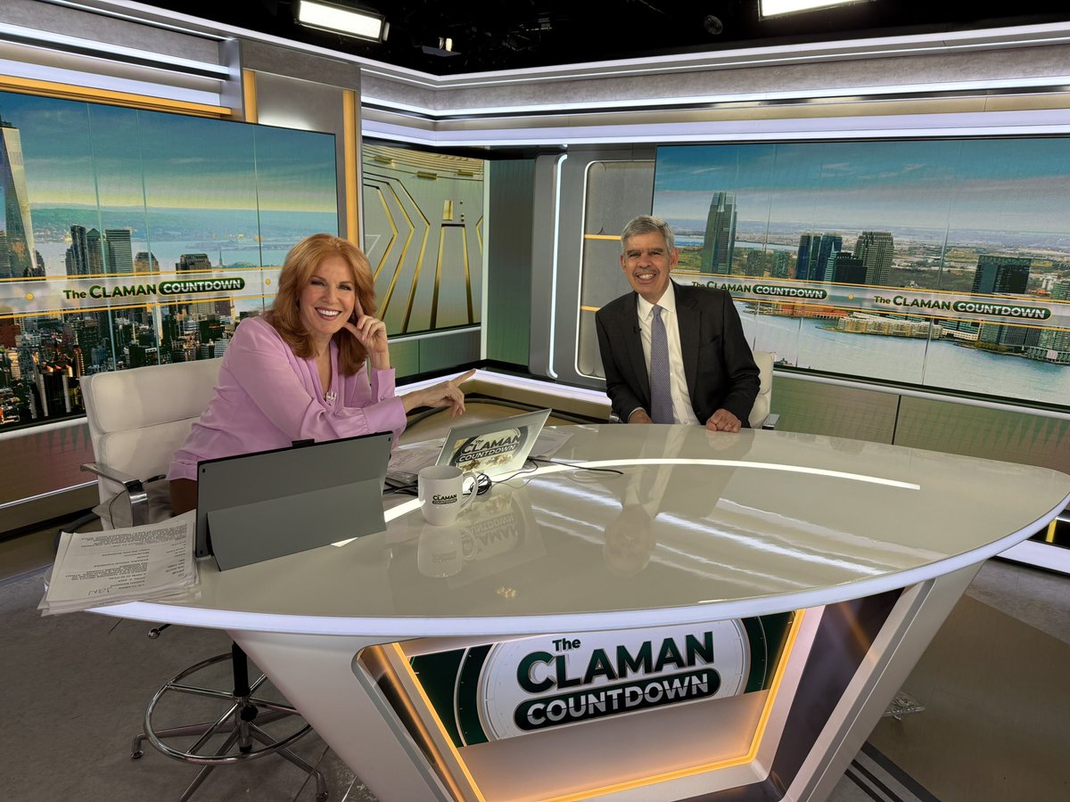 elerianm's tweet image. Thank you, Liz, for having me on the show and for the interesting conversation. And what a great new set! 

@LizClaman #economy #markets