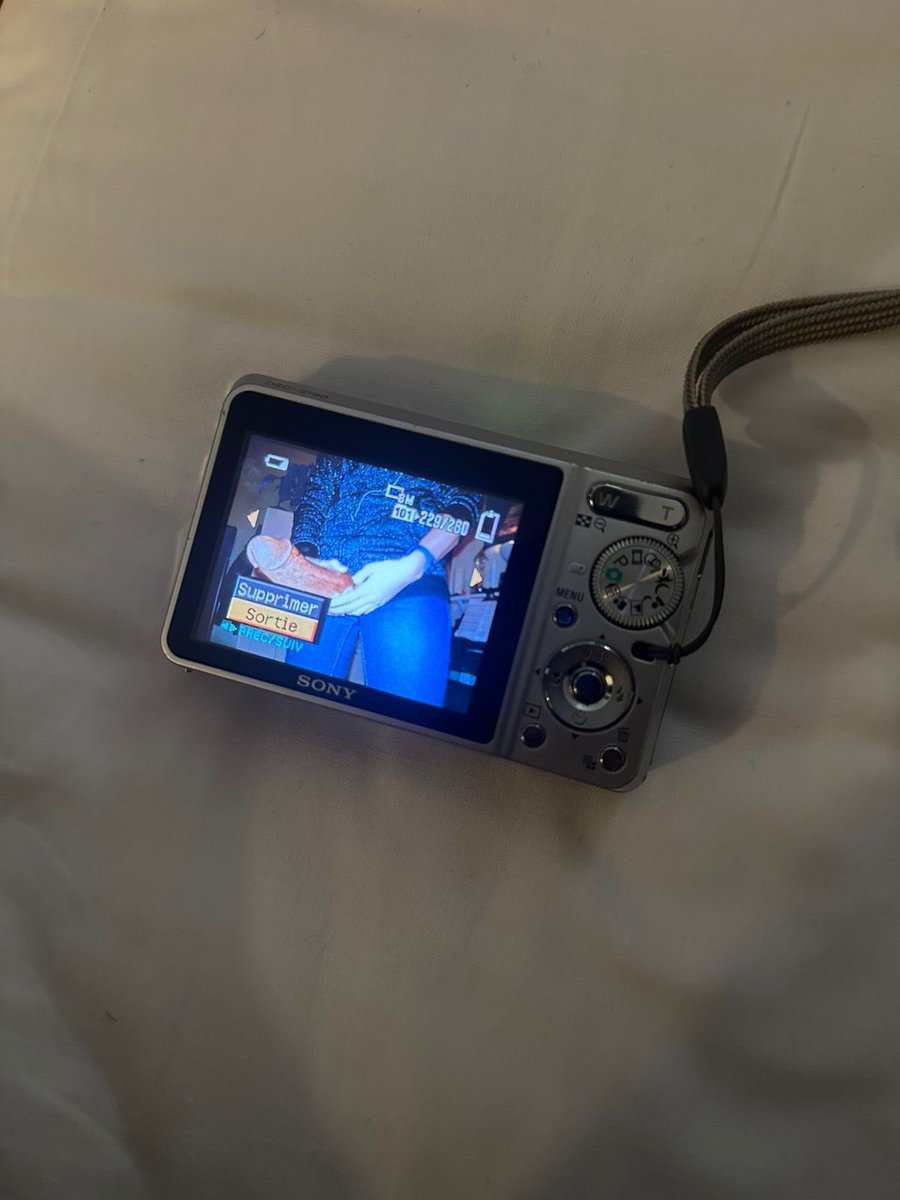 tezzzelik tweet media