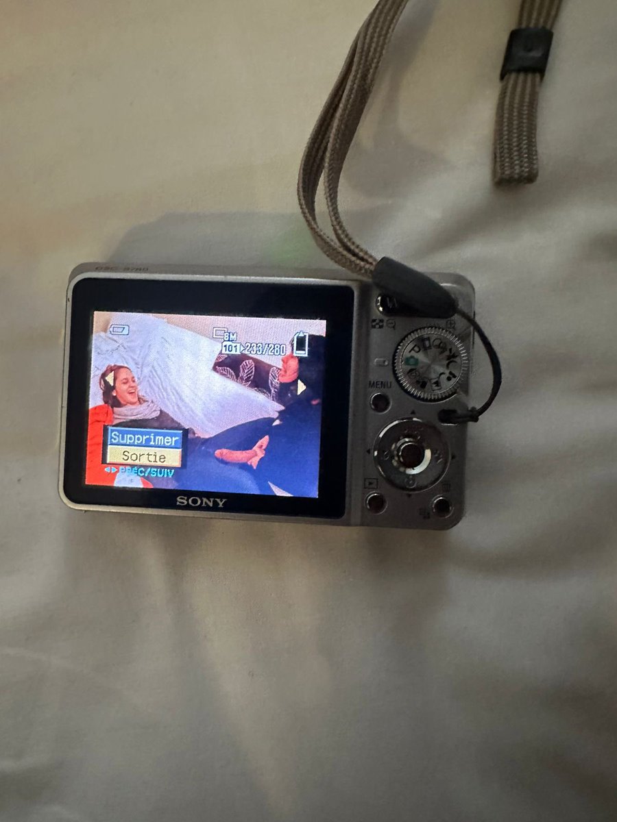 tezzzelik tweet media