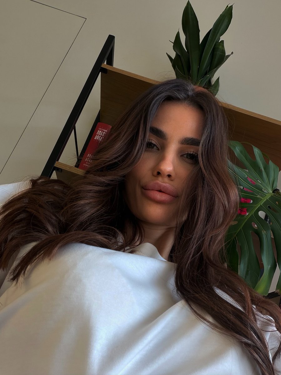 Isabella tweet media