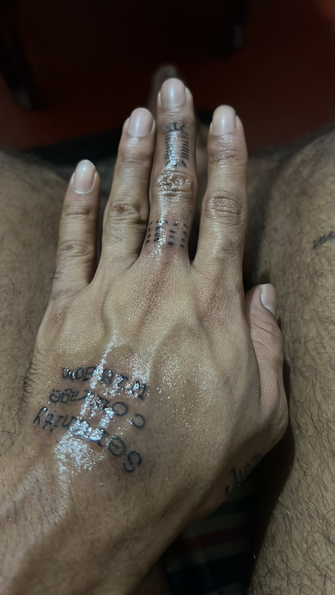 AkshithaBhanu's tweet photo. Self tattoo today 🙃 https://t.co/SF47GSmbGV