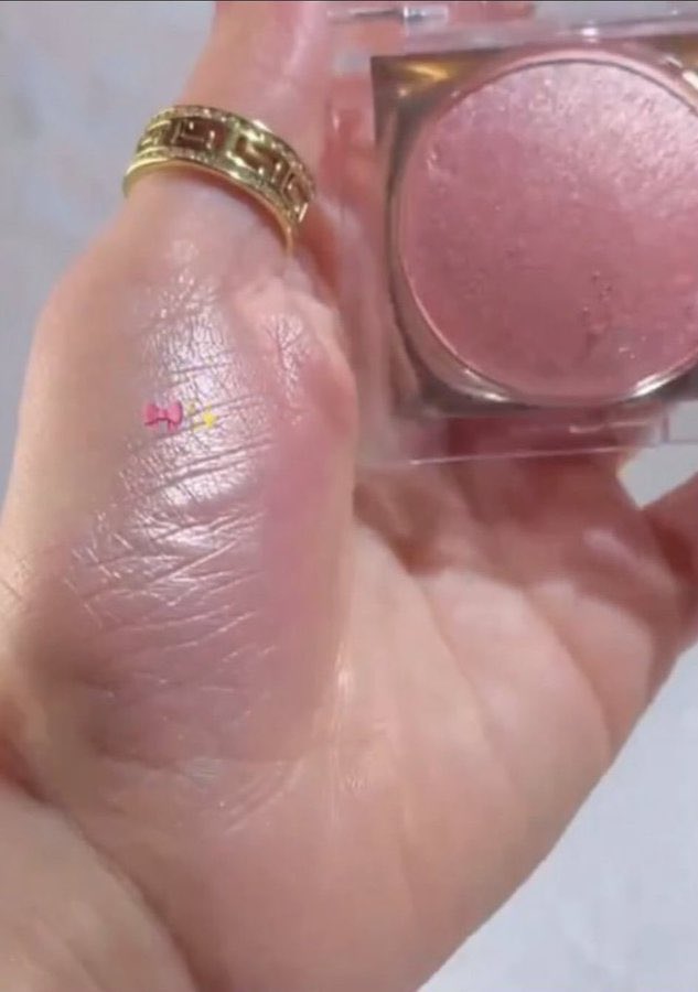 تغذية أدبية tweet media