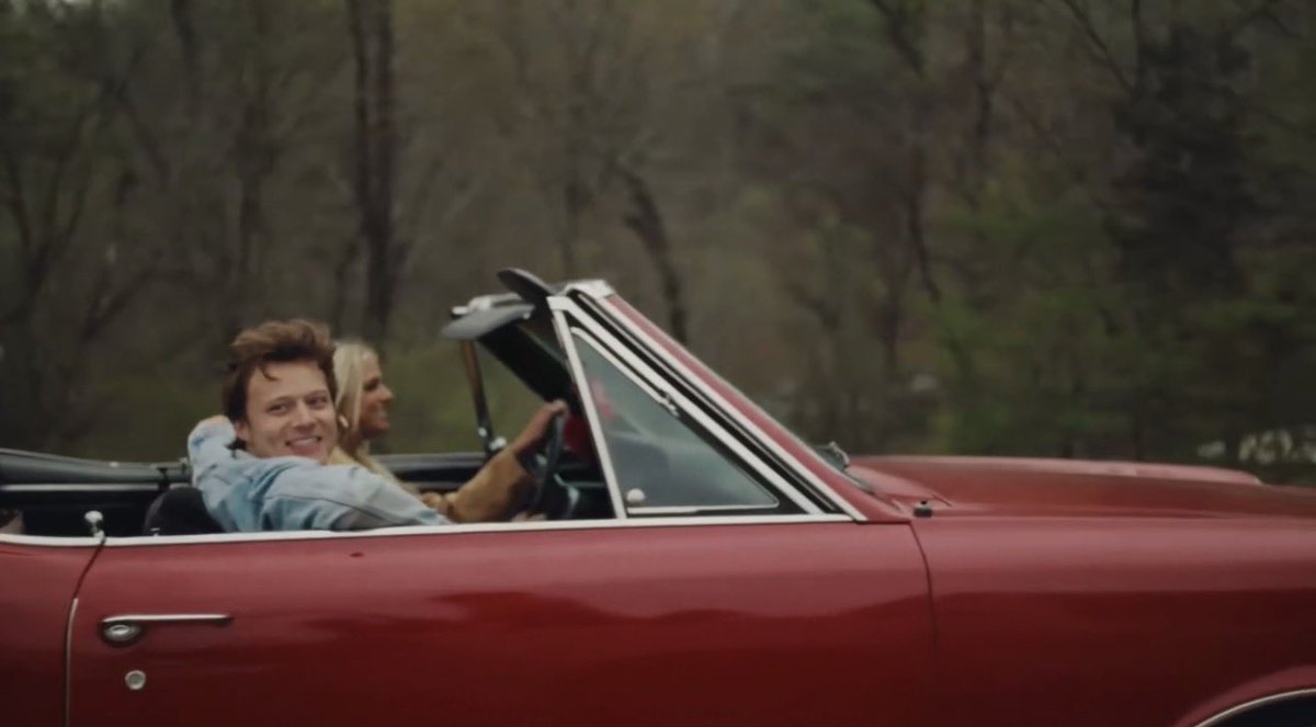 lalli 🦋 tweet media