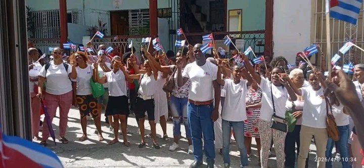 BarbaraCuadro's tweet photo. #SantiagoDeCuba Acto de reafirmación revolucionaria en la sede de la CTC provincial, contra el bloqueo genocida que tanto daño causa al pueblo cubano, además se realizó el llamamiento por el #1roMayo con la  participacion de Cuadros y trabajadores de la CTC y los Sindicatos. https://t.co/dSyIb3sBxb