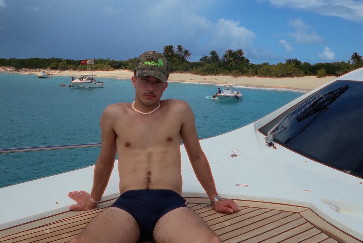 GARE BARE tweet media