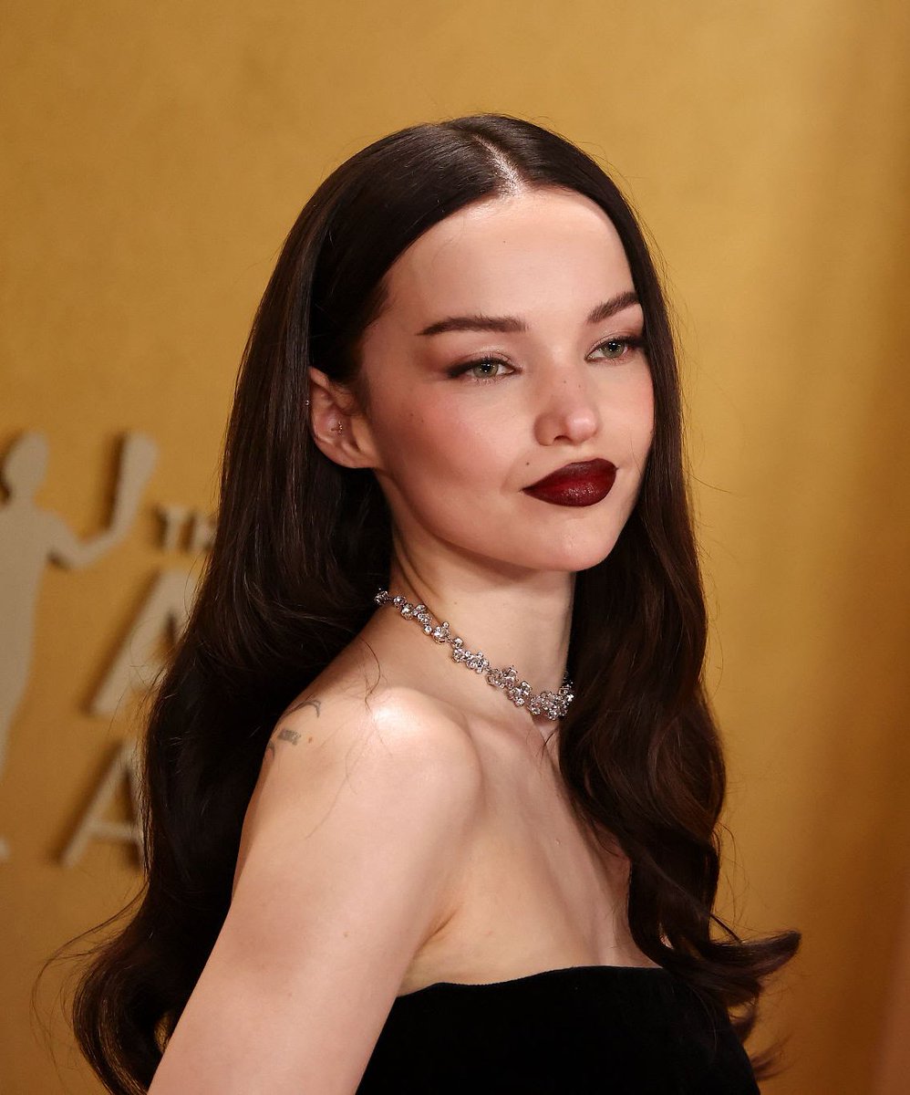 Dove Cameron Charts tweet media