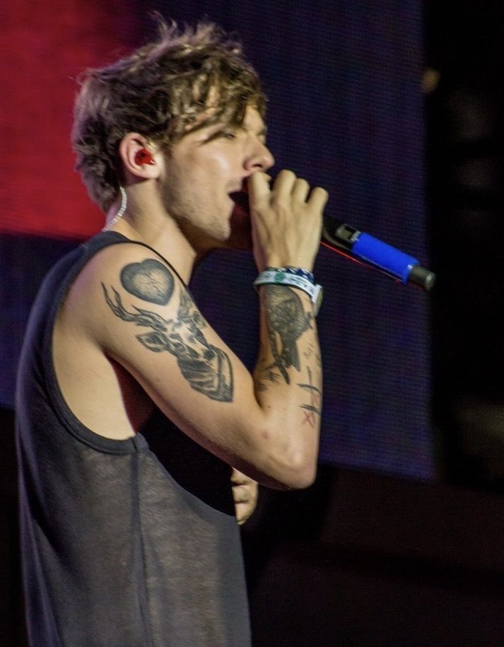 Cristy ୭̥🪩💙 tweet media