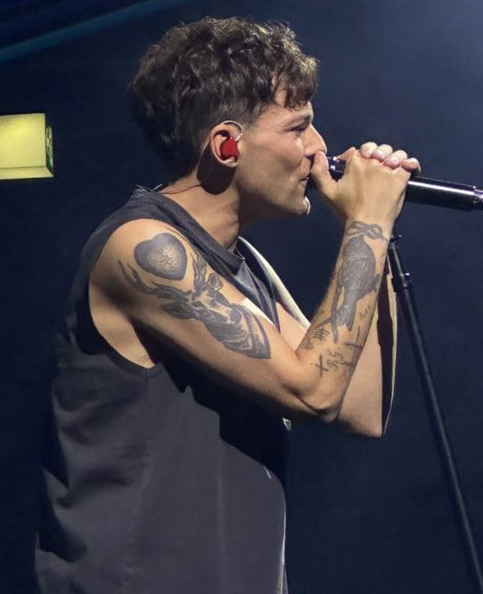 Cristy ୭̥🪩💙 tweet media