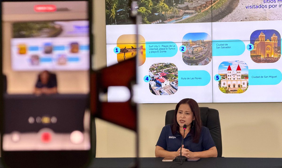 Morena Valdez 🇸🇻 tweet media