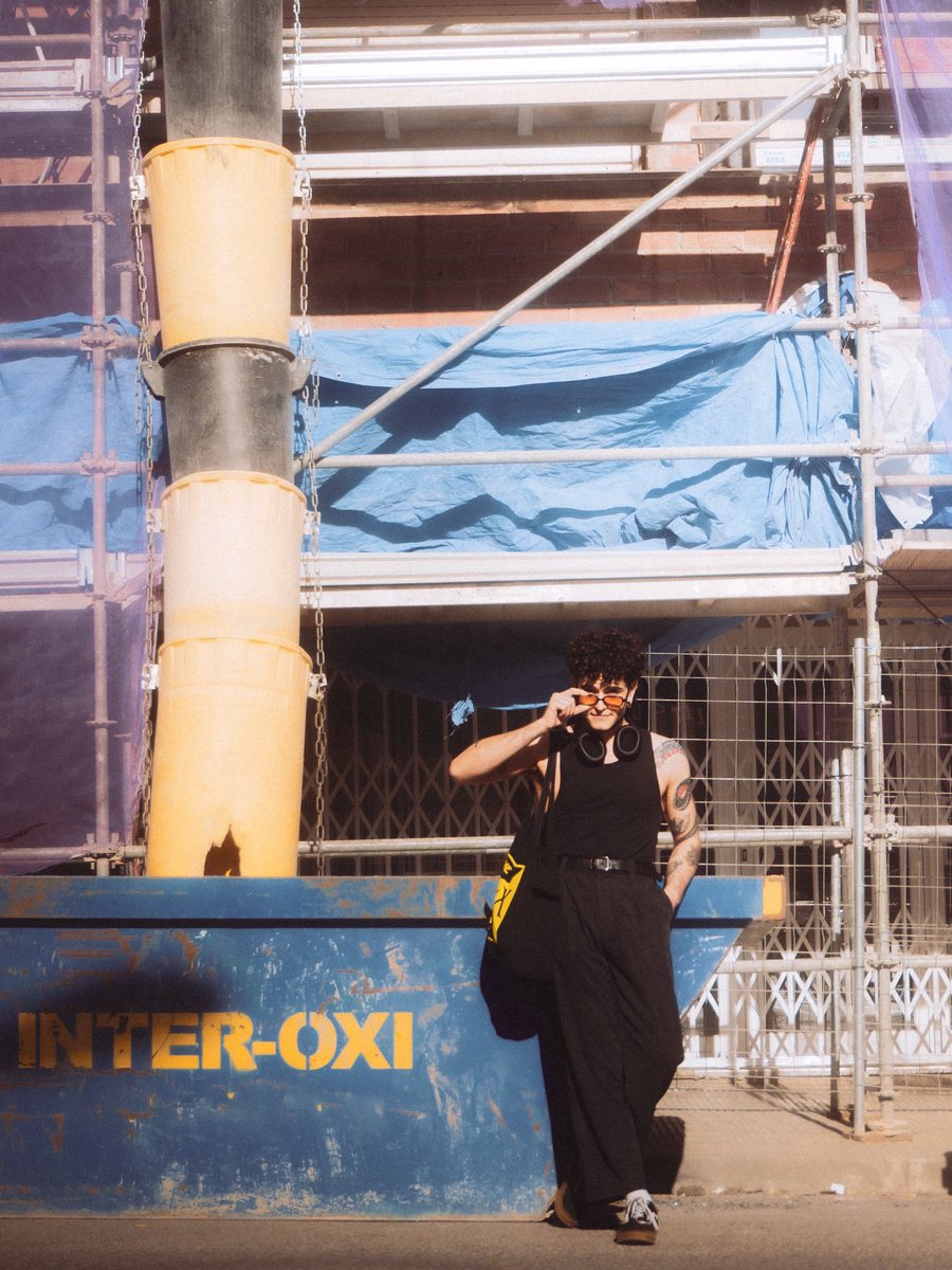 ian 🦇 tweet media