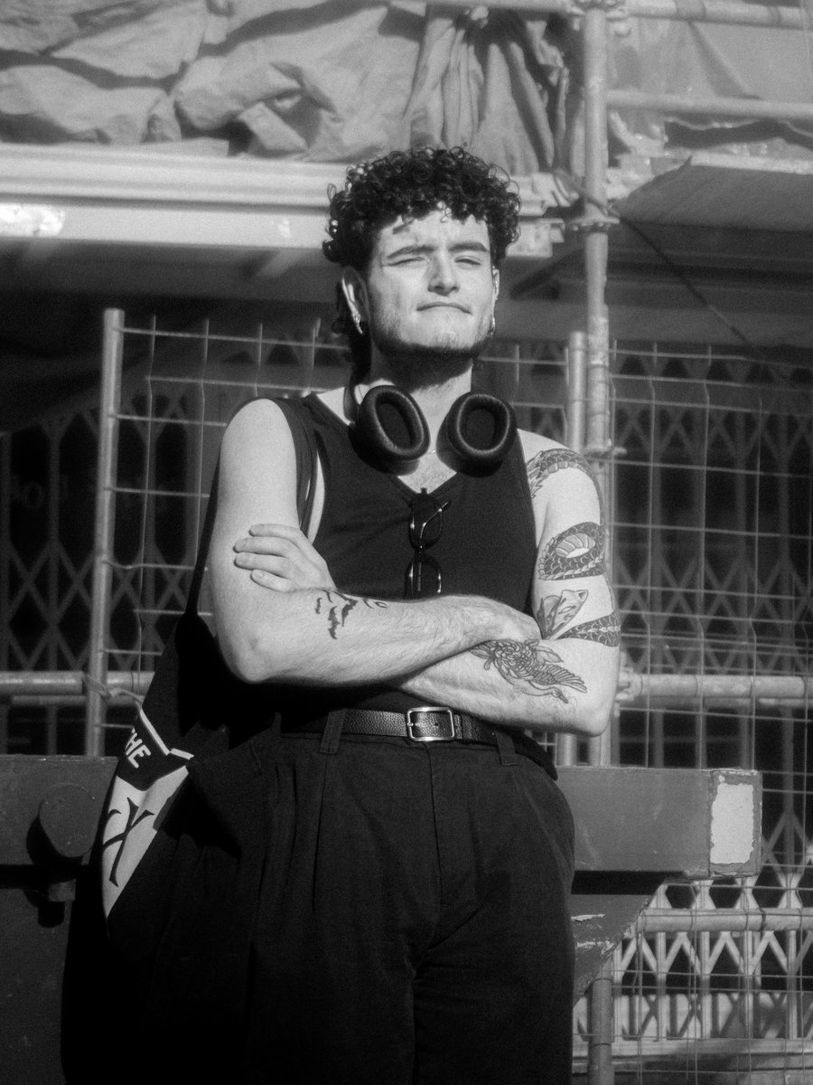 ian 🦇 tweet media