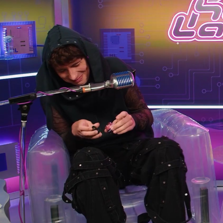 dami :3 | #U #WGIA tweet media