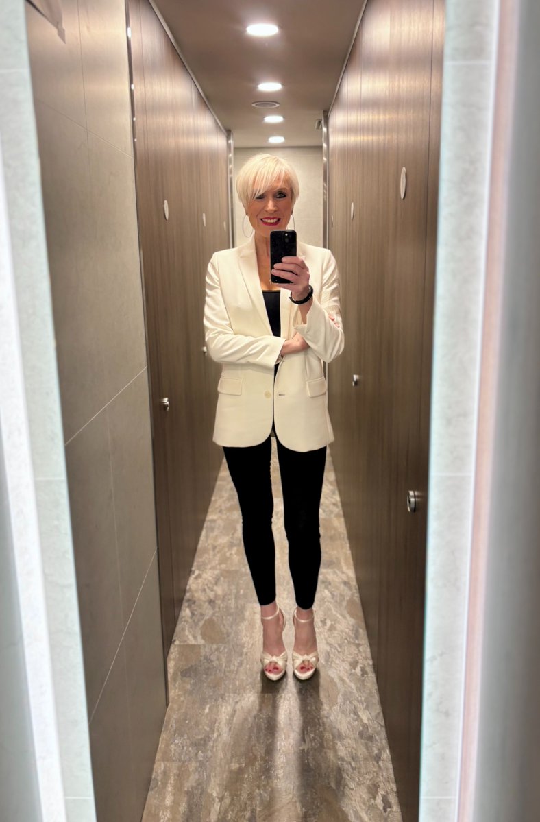 Dawn Neesom tweet media