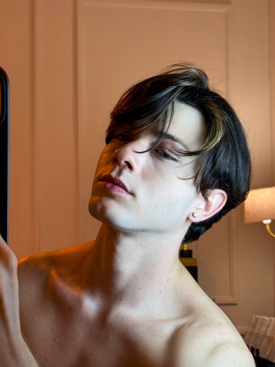 ANTON (@antonsmaniotto) on Twitter photo 