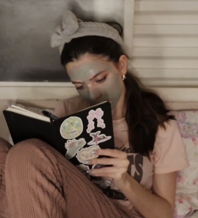 acervo laura kat ★ tweet media