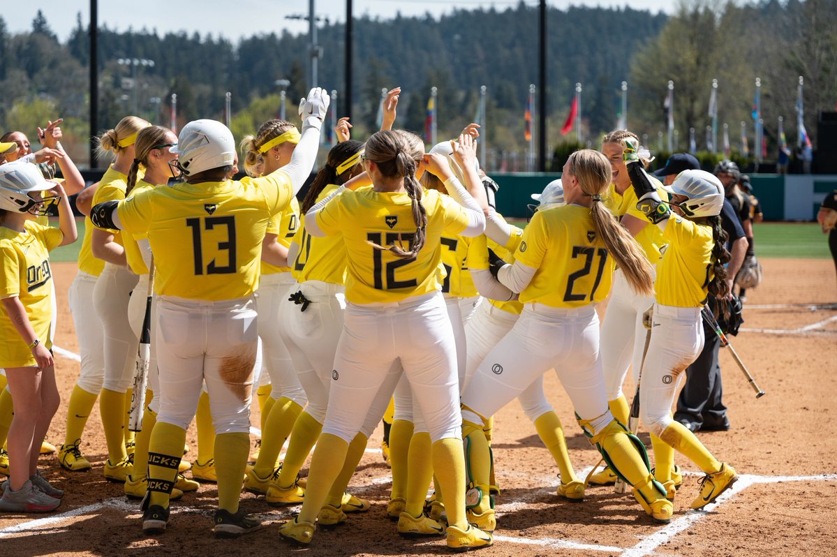 Oregon Softball tweet media