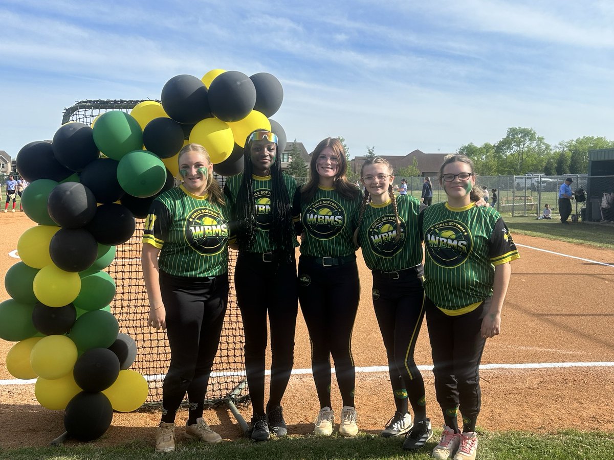 wbmsboro's tweet photo. Celebrating our 8th grade softball players tonight! 🥎💛 Thank you for the hustle, heart, and memories—once a Yellow Jacket, always a Yellow Jacket! https://t.co/A16XYAji1p