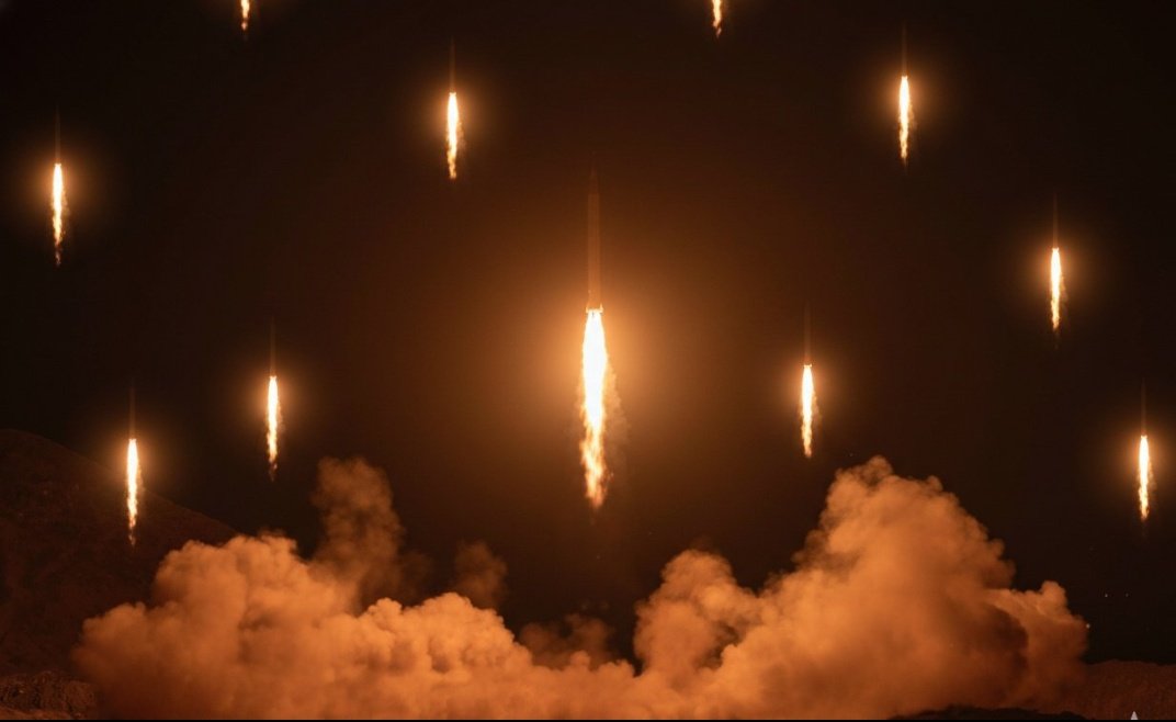 🚨🚨عاجل 

 التلفزيون الإيراني: إطلاق دفعة جديدة من الصواريخ باتجاه جنوب الأراضي المحتلة