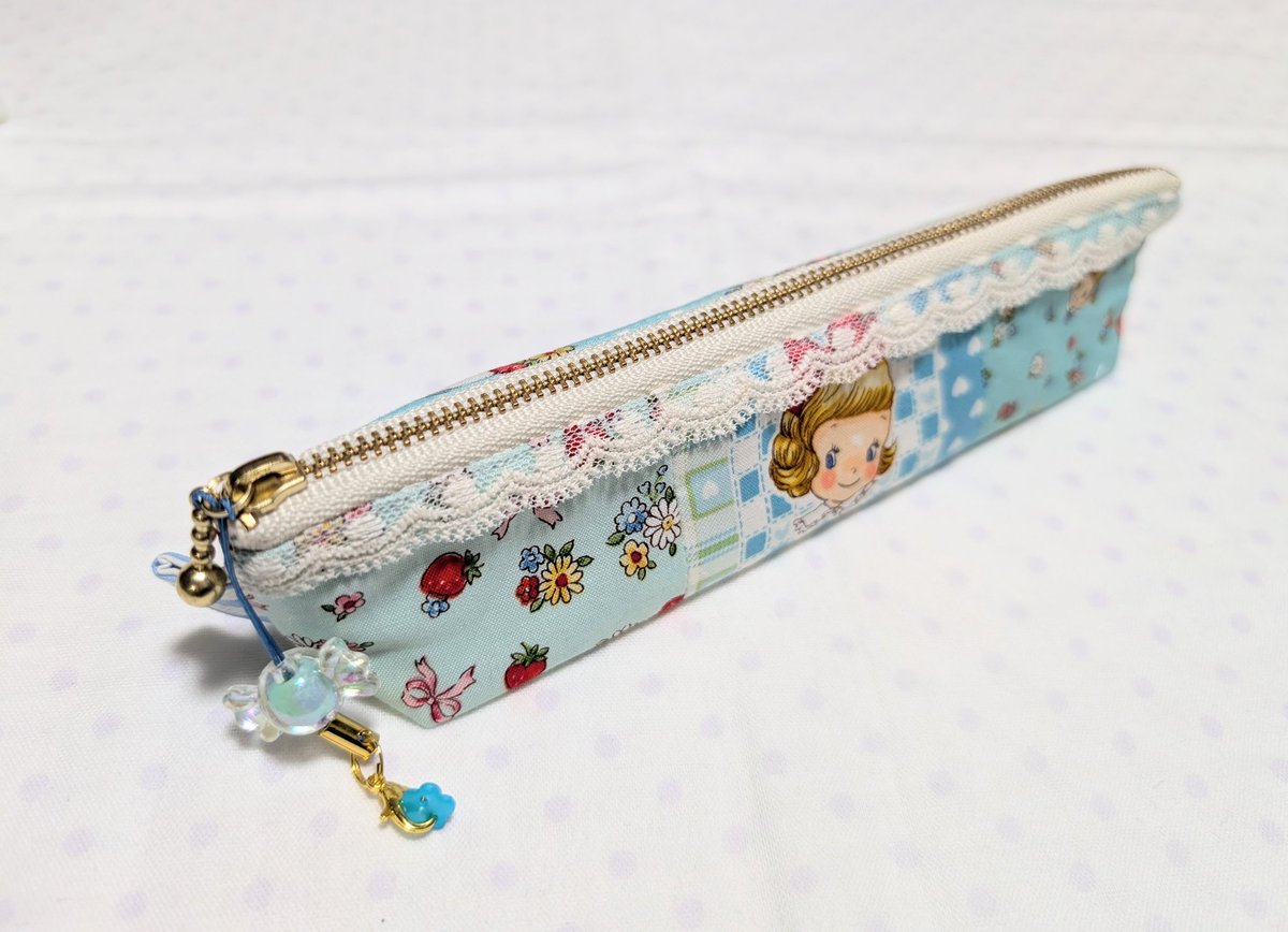 namis_sewing's tweet photo. 今回も新作✨️🆕✨️
マーガレット&ソフィー🍓
可愛いペンケース❤🩵🩷💛
minneにて発売中☝️
🖤*:.*Me-me*.:*🖤
https://t.co/lfSLipzNm9
#ハンドメイド
#布小物
#キルトポーチ
#ファスナーポーチ
#ペンケース
#マーガレットアンドソフィー
#queuedecle
#quiltgate
#大塚屋
#オリジナル作品 https://t.co/0HChE0s15F