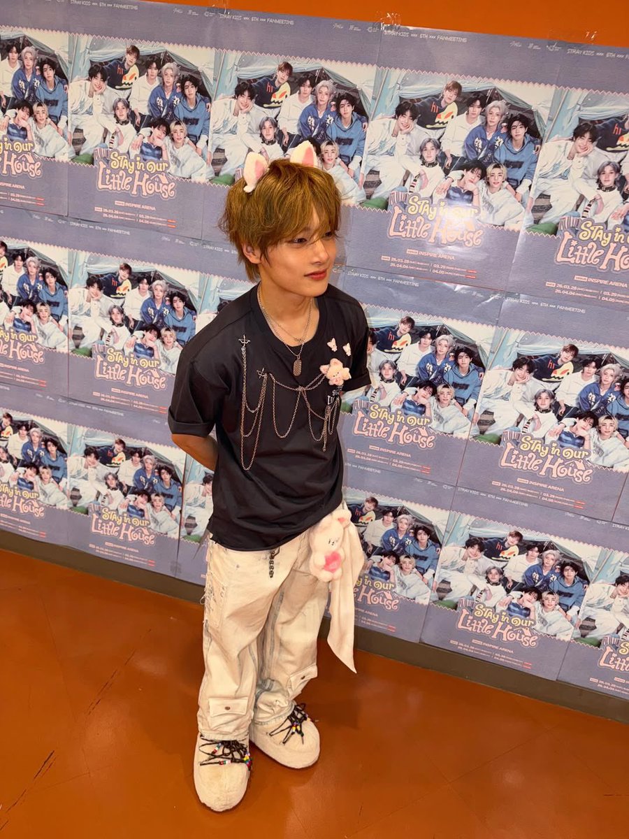 StrayKidsBrasil's tweet image. 「 #INSTA • 06.04.26 」 
Fofuxo perfeito. Atualização do I.N no seu perfil do Instagram. ❣️💞 [1/5]

"Stay in our little House💕"

@Stray_Kids #StrayKids #스트레이키즈