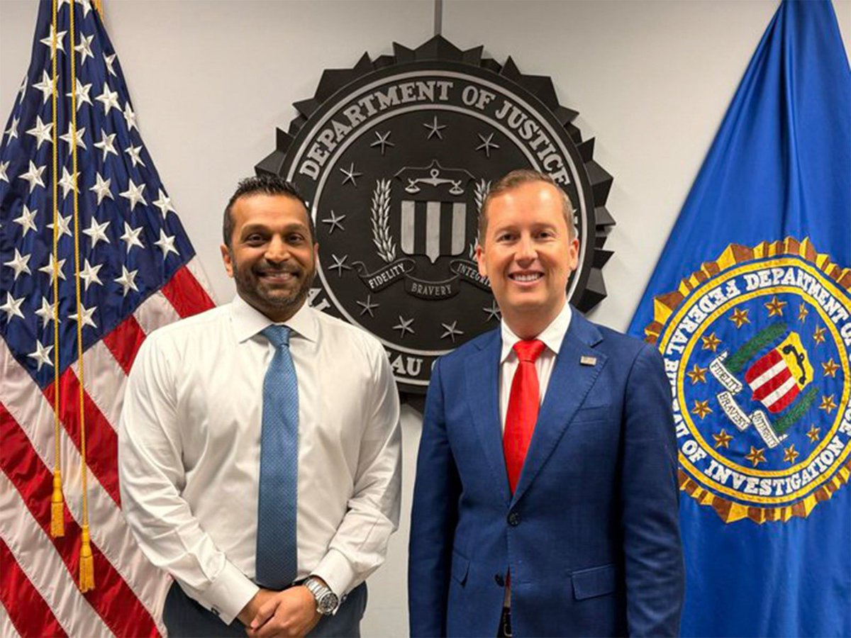 ani_digital's tweet image. US Ambassador Gor discusses U.S.-India cooperation to counter transnational threats with FBI Director

Read @ANI Story |aninews.in/news/world/us/…

#USIndia #Narcotics #Kashpatel #SergioGor
#Cybercrime