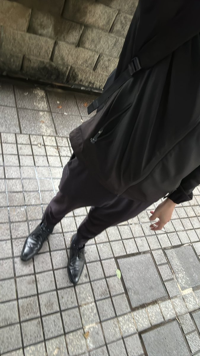 西裝控 tweet media
