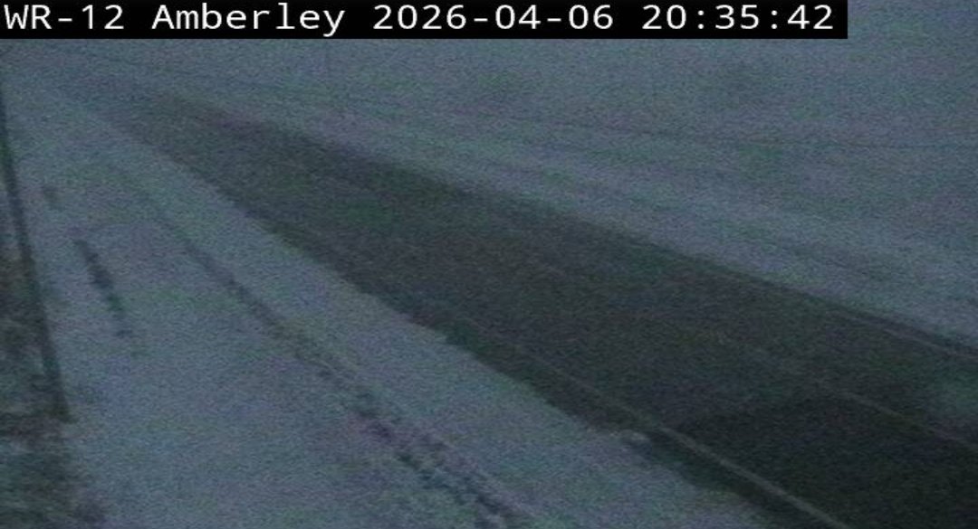 WxOntario1's tweet image. From a high of +6C just hours ago to a fresh blanket of snow...

Welcome to Spring in SW #Ontario!

#OnWX #ONStorm