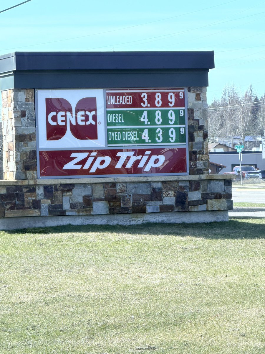 WanderingJeeper's tweet photo. @KathyJones #whitefish #montana today. https://t.co/FSgdgPk20y