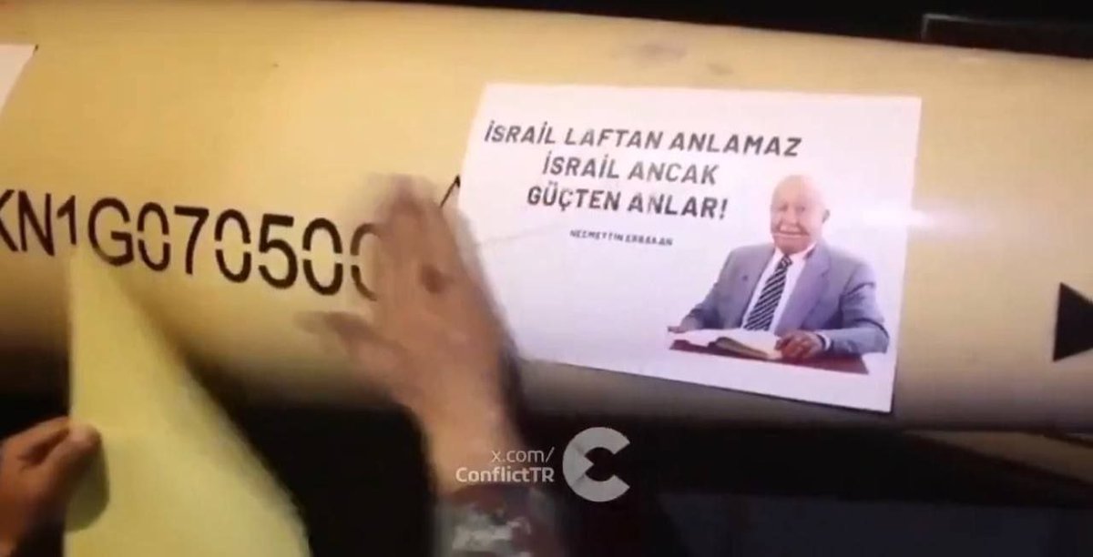 آزِفة tweet media