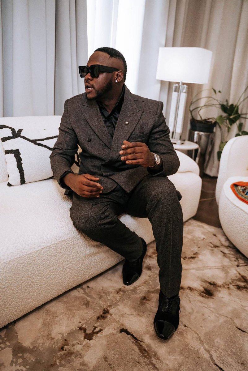 Ayam_Bornbless1 tweet media