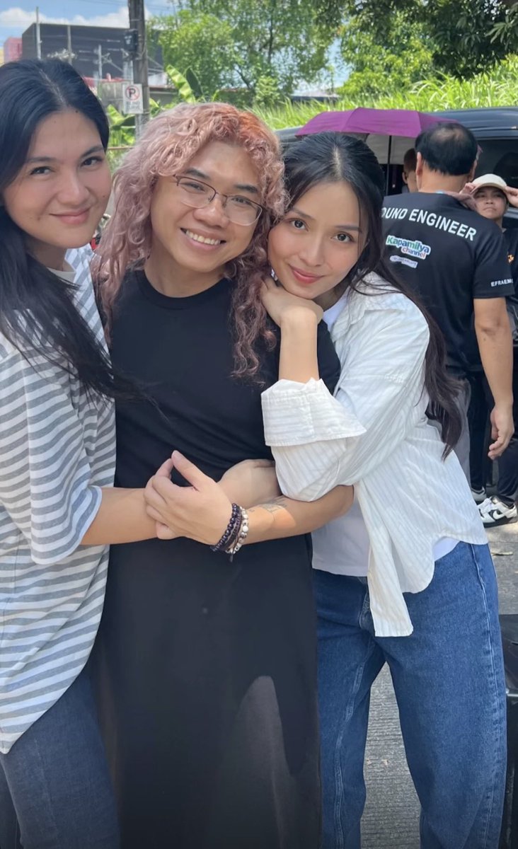 Ang Ganda at ang Fresh ni Mother for todays video 😎😎
Taping Taping si Mown muna. Excited na us sa series! 🥰🥰🥰